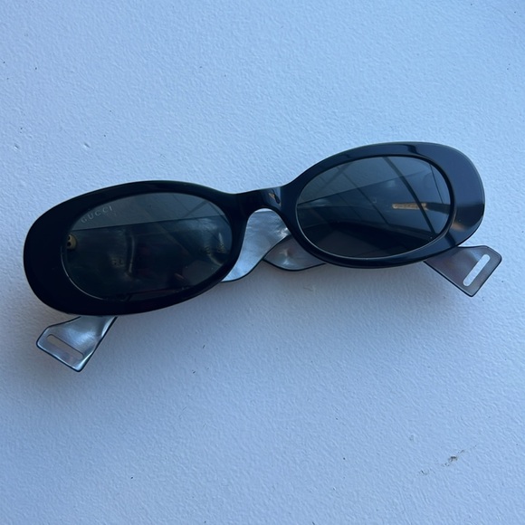 Oval Sunglasses - Picture 5 of 7